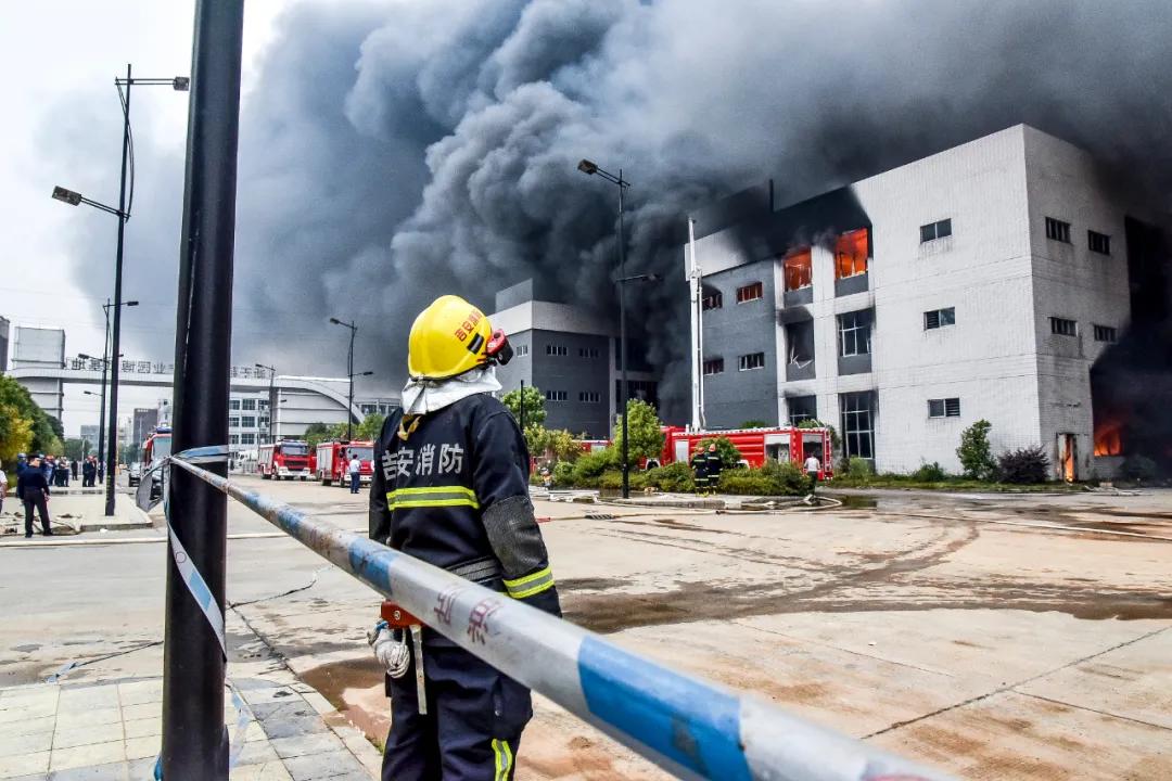 消防員在滅火搶險救援中的自我防護(hù)